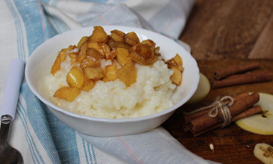 Рецепт рисовой каши с яблоками и корицей