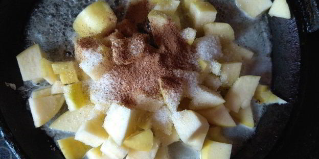 рисовая каша с яблоками и корицей