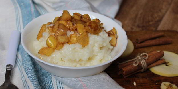 рисовая каша с яблоками и корицей