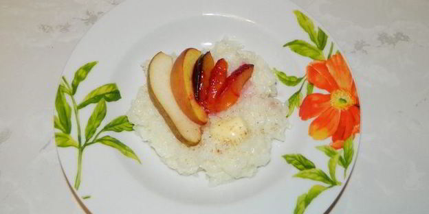 рисовая каша с запеченными фруктами