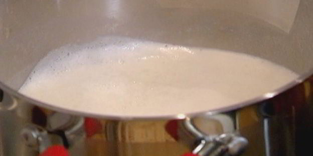 рисовая каша со сливами и мускатным орехом