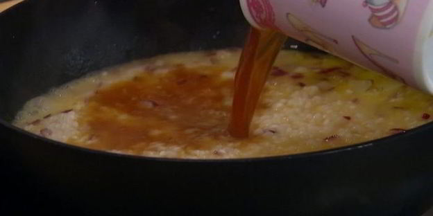 рисовая каша со сморчками и зеленым горошком