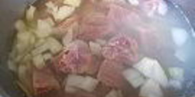 русская полевая рисовая каша с мясом