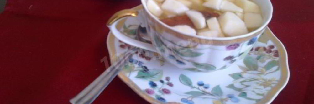 Чай с яблоками и корицей