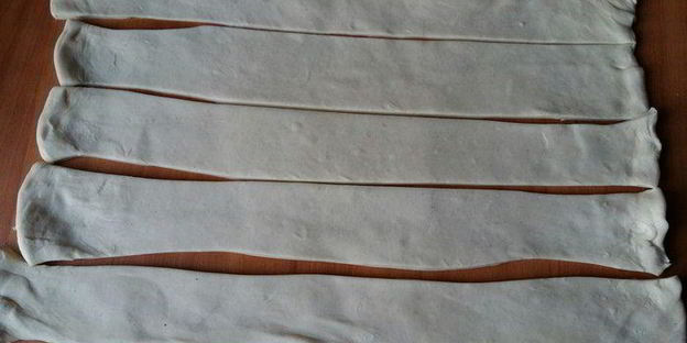 чайные розочки в слоеном тесте