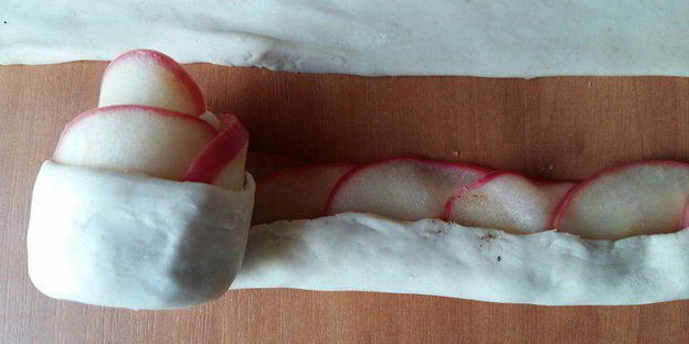 чайные розочки в слоеном тесте