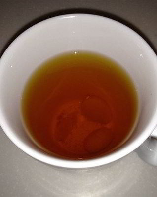 Черный чай с шафраном и кумкватом