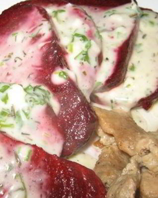 Горячая свекла с пряным соусом