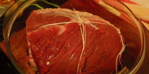 говядина тушенная с овощами