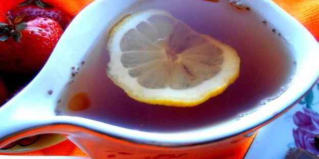 имбирный чай с клубникой