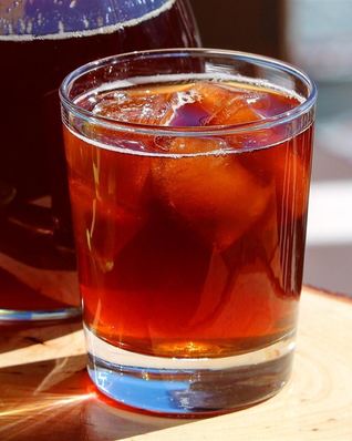 Холодный чай с лимоном