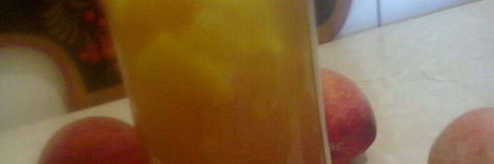 Холодный чай с персиком