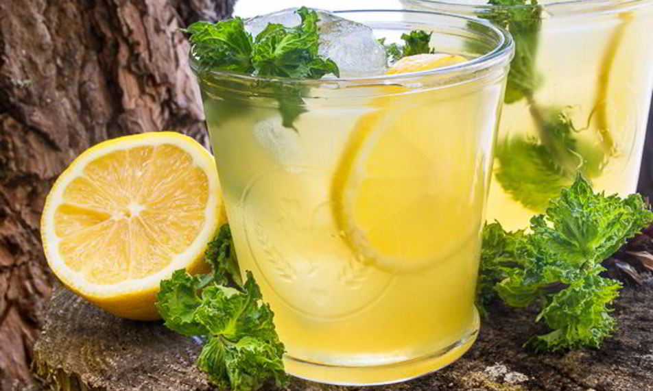 Рецепт холодного зеленого чая с лимоном и медом