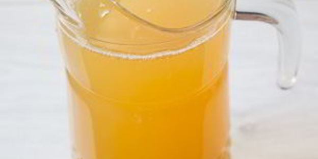 холодный зеленый чай с лимоном и медом