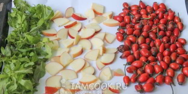 сушеный чай с мятой, яблоком и шиповником