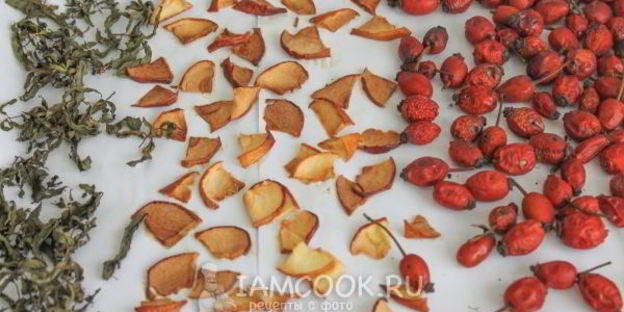 сушеный чай с мятой, яблоком и шиповником