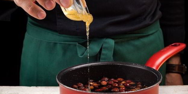 витаминный чай с черной смородиной и шиповником