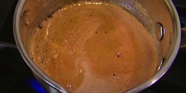 яблочно-смородиновый чай с медом и корицей