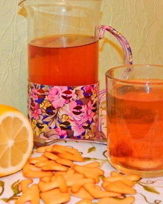 Зеленый чай с клубникой и бананом