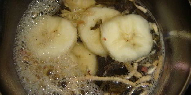 зеленый чай с клубникой и бананом