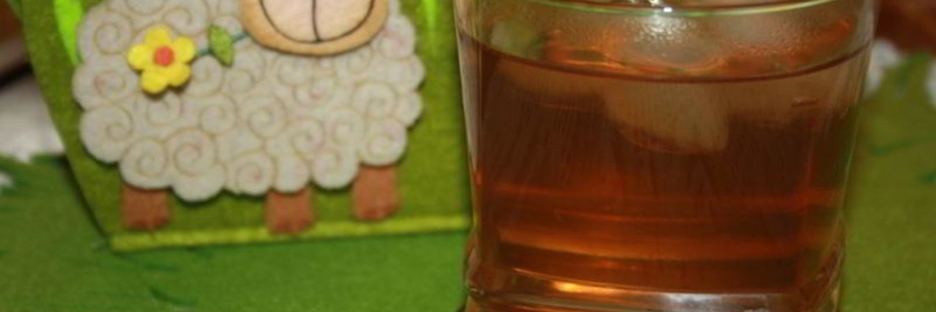 Чайный напиток с нектаринами и клубникой