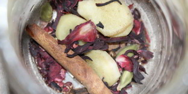 безалкогольный глинтвейн из каркаде