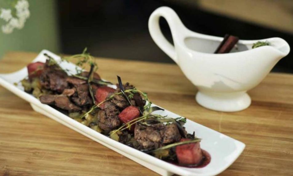 Рецепт куриной печенки с соусом из глинтвейна