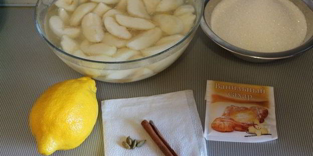 груши в пряном сиропе