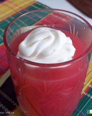 Кисель клюквенный горячий со сливками