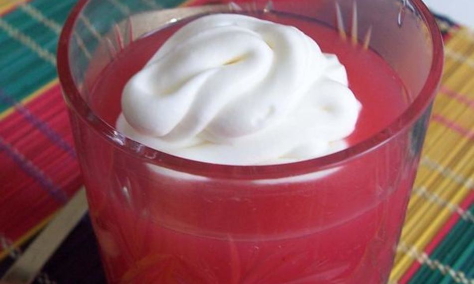 Рецепт киселя клюквенного горячего со сливками