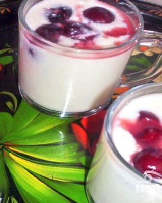 Молочный кисель с ягодами Шарлотт