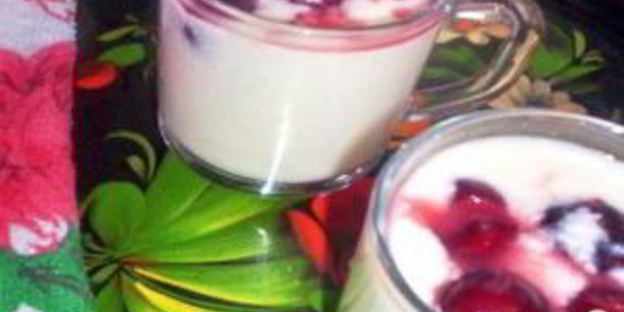 молочный кисель с ягодами шарлотт