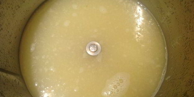 яблочно-молочный кисель