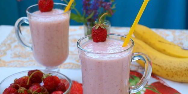 клубнично-банановый коктейль