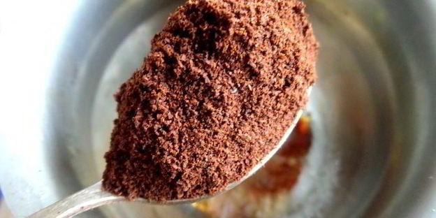 карамельный кофе под сливочной шапочкой