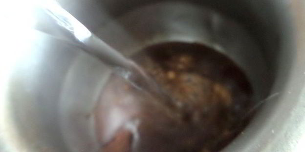 карамельный кофе под сливочной шапочкой