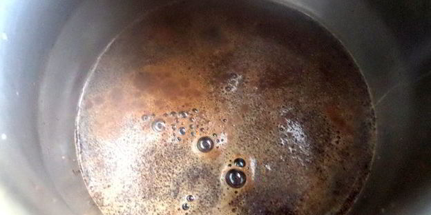 карамельный кофе под сливочной шапочкой