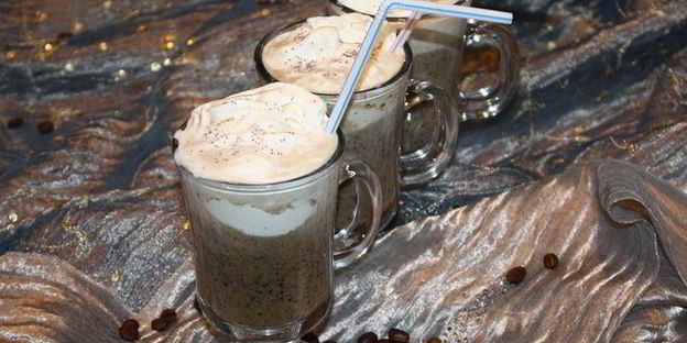 кофе гляссе со страчателлой