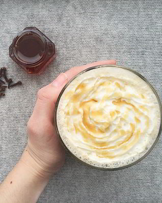 Кофе латте с гвоздикой и гречишным медом