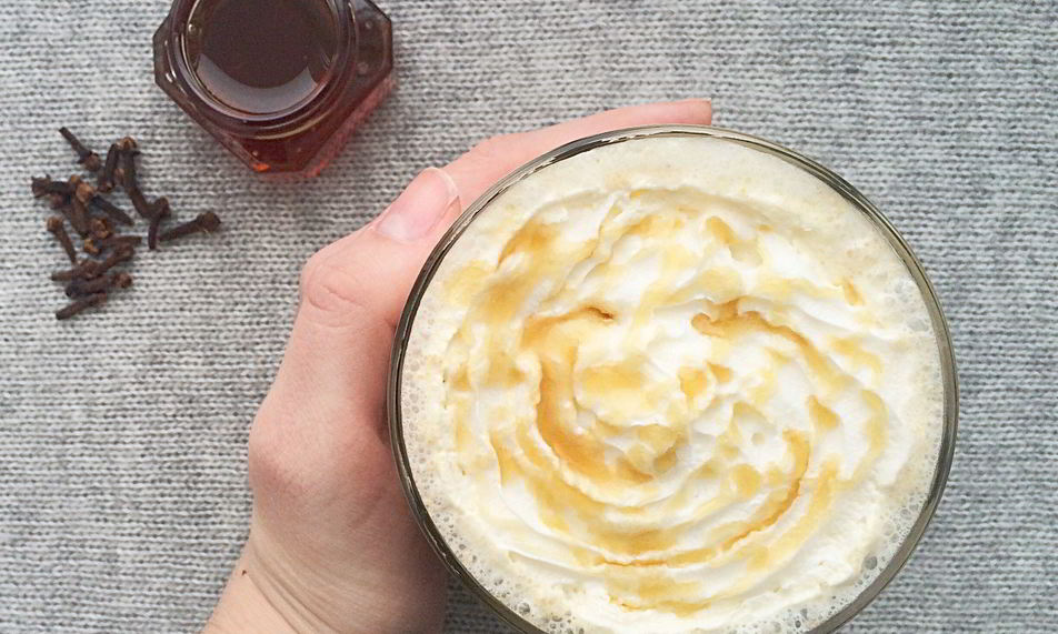 Рецепт кофе латте с гвоздикой и гречишным медом