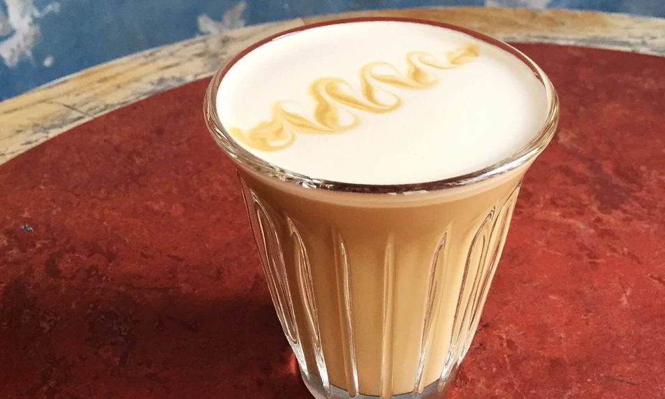 Рецепт кофе с молоком, гречишным медом и ванильной солью