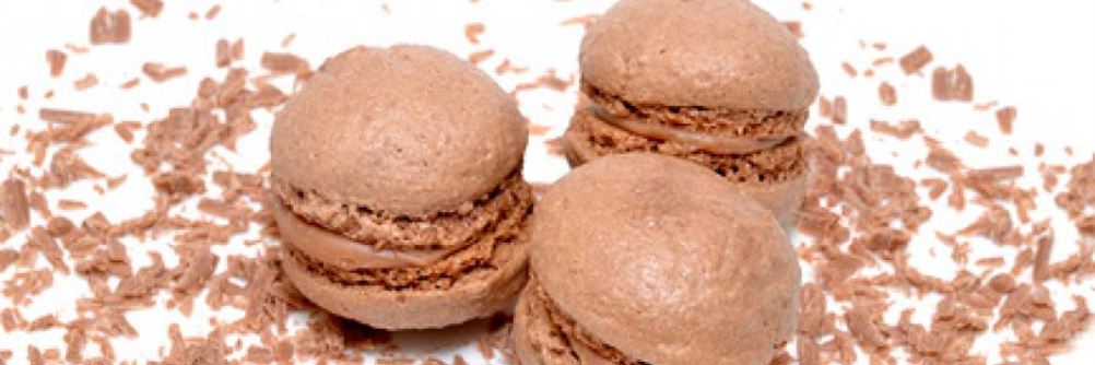 Макарон с кофейной начинкой