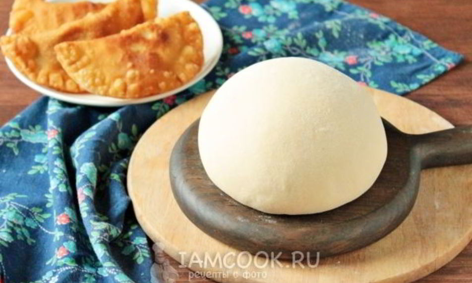 Рецепт вкусного хрустящего теста дли чебурекова с водкоя