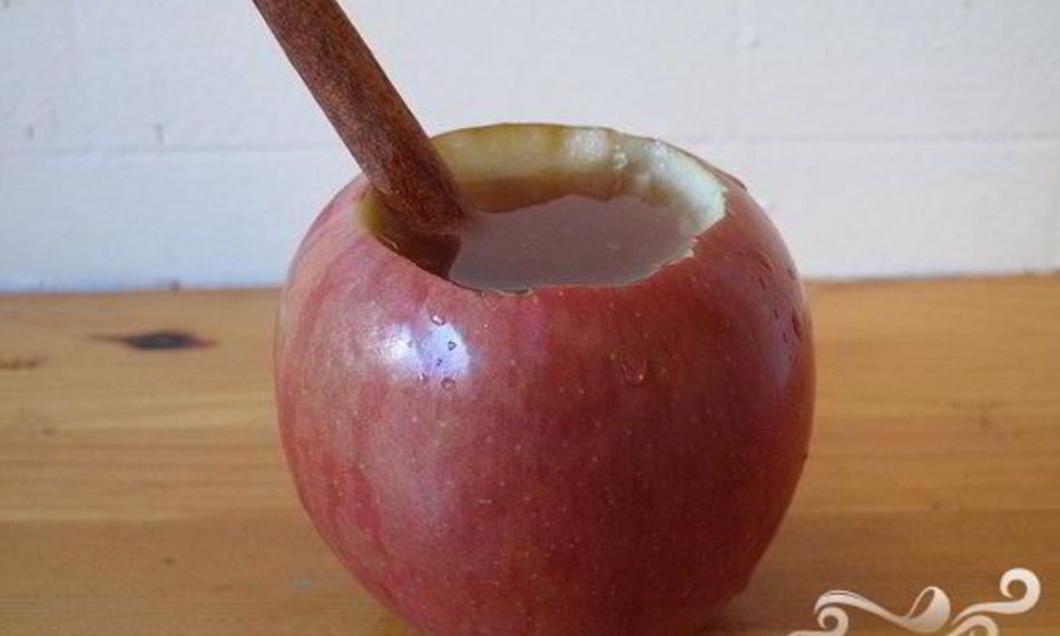 Рецепт яблочного коктейля с лимончелло и клюквой