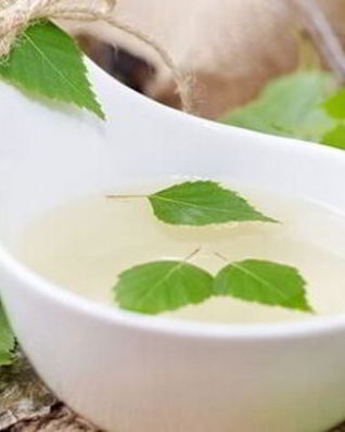 Квас из березового сока с изюмом