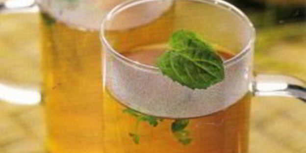 квас из виноградных листьев