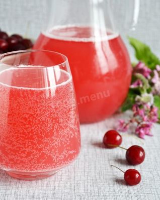 Вишневый квас из вишни