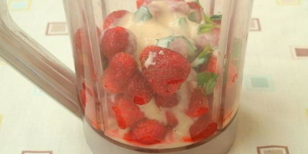 клубничный ликер со сгущенкой