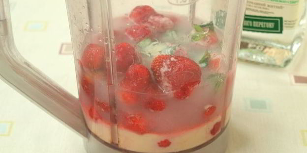 клубничный ликер со сгущенкой