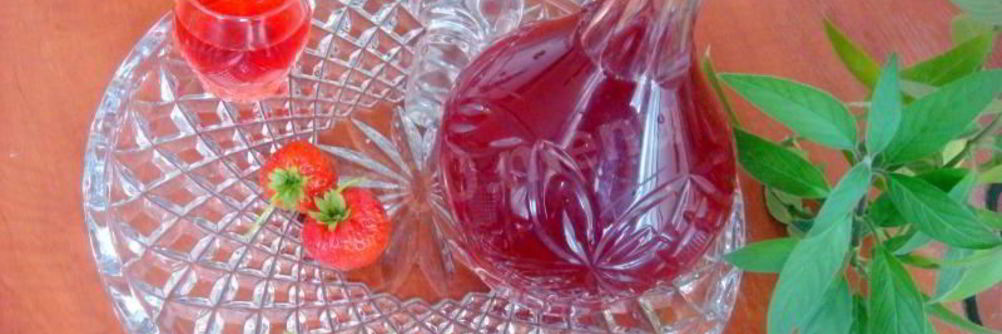 Клубничный ликер